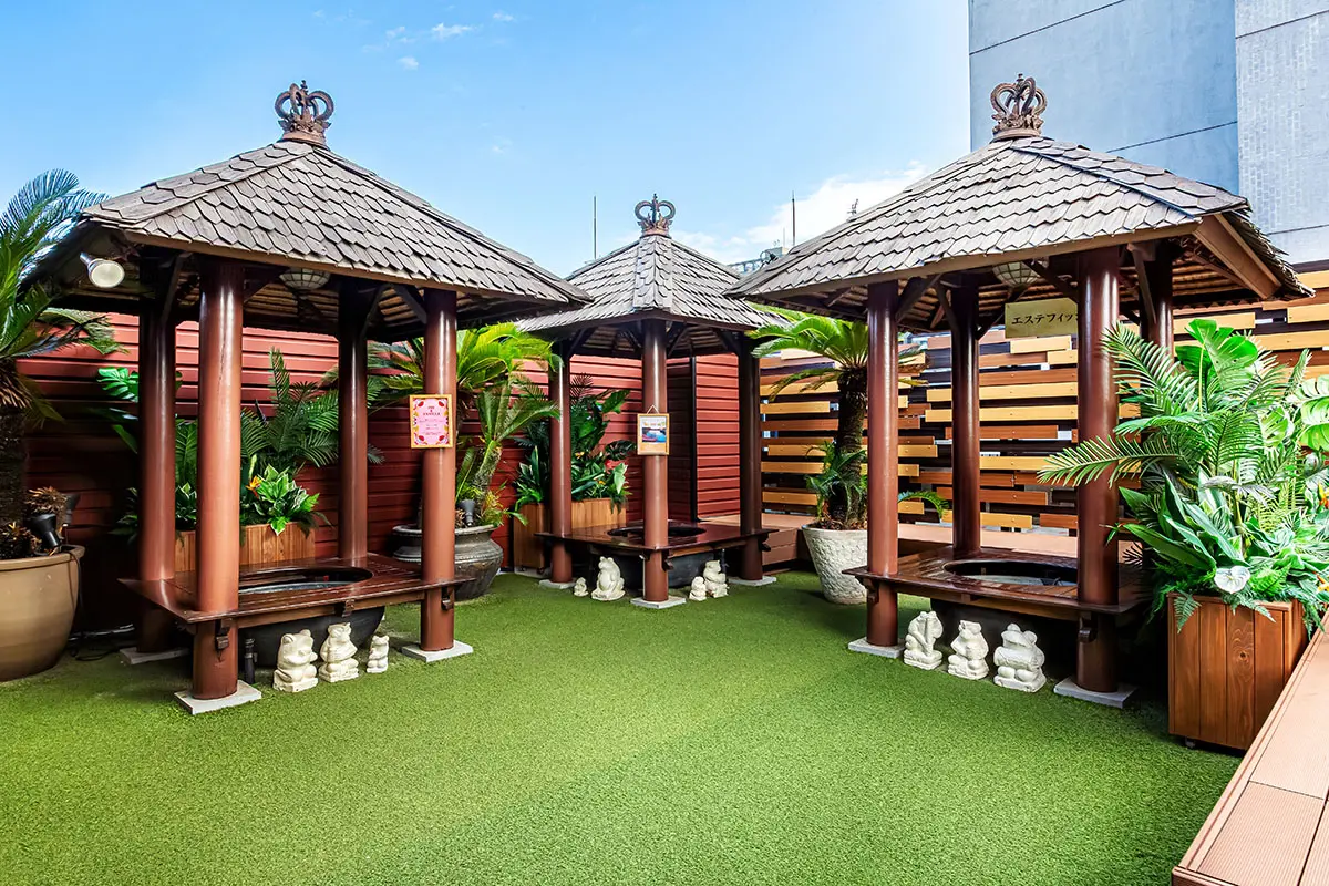 屋上にある足湯&エステフィッシュ