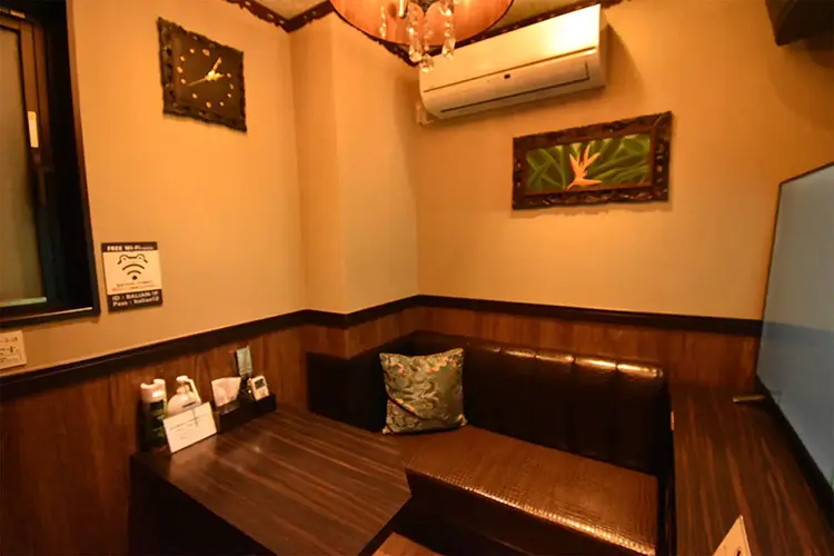 Free karaoke room