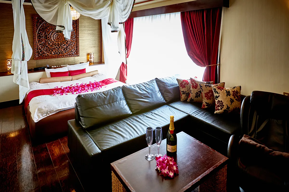 Room & Suites